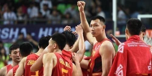 中国男篮有网红，足球界也不例外！不好好踢球，却跟李小璐一起(6)