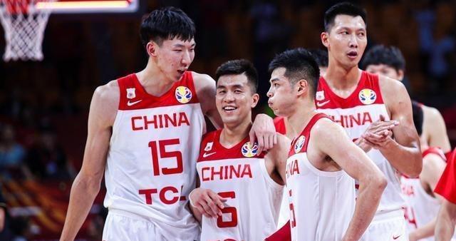 男篮资格赛仅剩102天，中国仍未公布集训名单，球迷高呼一人离队(1)