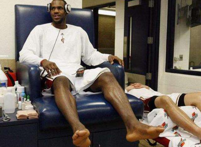 nba球星用什么冰敷袋 NBA球员如何保护膝盖(5)