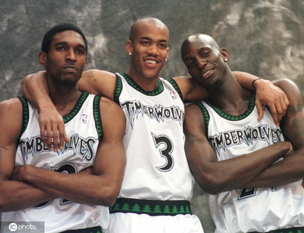 1996年NBA选秀（一）-前五名谁新秀赛季表现最好呢(4)