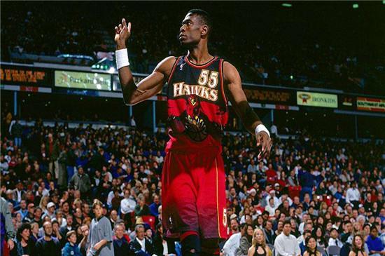 篮球硬汉迪肯贝•穆托姆博，名副其实的老球员，NBA传奇人(1)