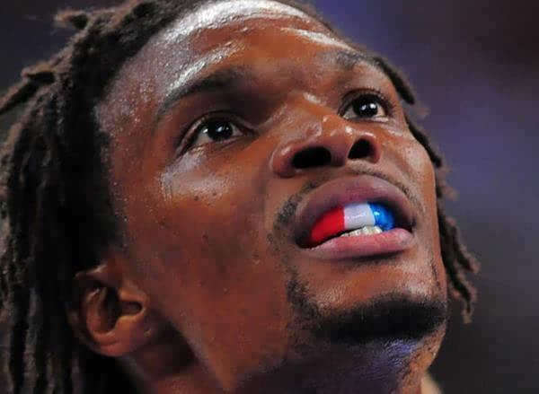 为什么nba球员带牙套 为什么NBA球员不嚼口香糖了(6)