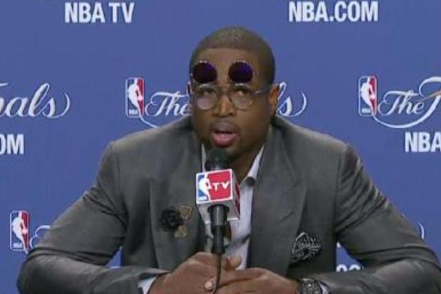 nba明星眼镜框 NBA球星戴眼镜都啥样(6)