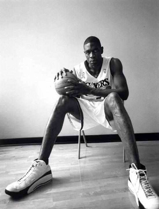 nba篮球有多大 NBA球员的球鞋有多大(8)