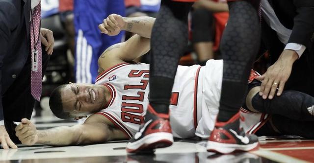 nba球员受伤 NBA球员受伤的瞬间(7)