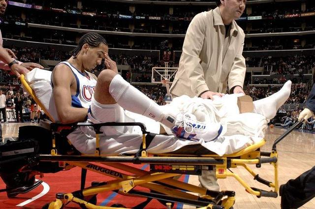 nba球员受伤 NBA球员受伤的瞬间(11)