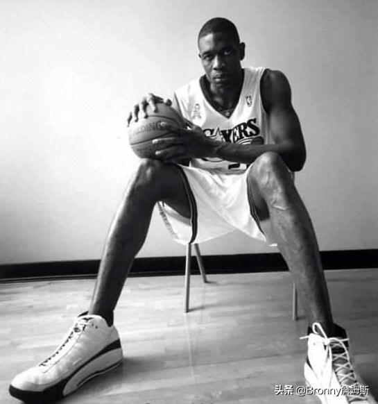 nba球员的脚多大 NBA球员的脚有多大(4)