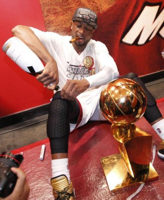 2013nba总决赛庆祝典礼 NBA夺冠庆祝时刻哪一幕感染你(4)