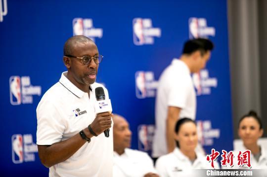 nba精英训练营在哪 NBA精英计划·中国训练营在NBA中心开营(2)