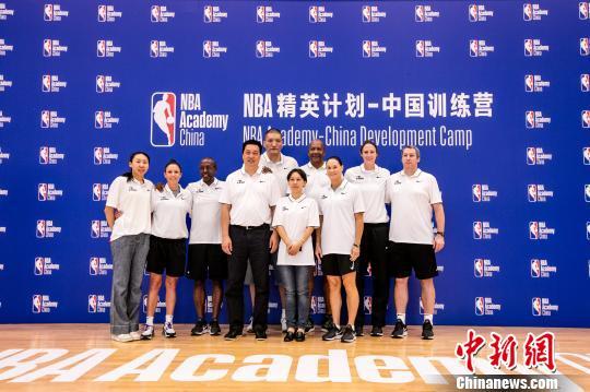 nba精英训练营在哪 NBA精英计划·中国训练营在NBA中心开营(3)