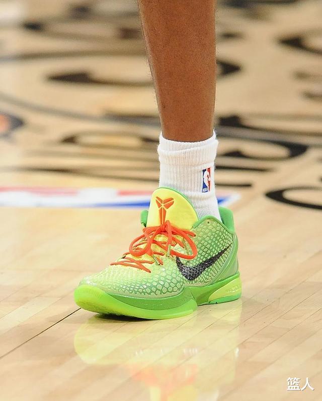 NBA球员上脚：科比亲穿的8双战靴，每一双都很有意义！(22)