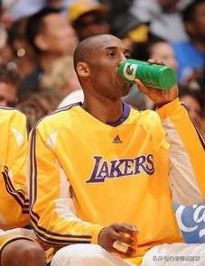 nba运动员喝什么果汁 NBA比赛中球员喝的饮料是什么(2)