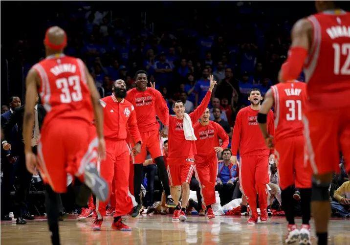nba季后赛西决的赛胜制 盘点NBA季后赛历史上的惊天逆转(5)