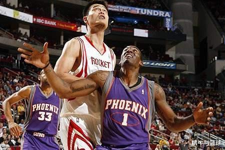 姚明在NBA打了8年，巅峰时不输任何内线，为何没有进过一阵？(10)