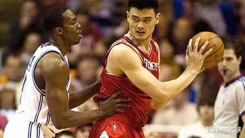 姚明在NBA打了8年，巅峰时不输任何内线，为何没有进过一阵？(13)