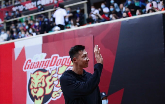 易建联正式复出，入围最新中国男篮名单，17年国家队任劳任怨(1)