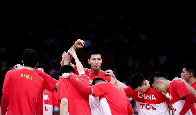易建联正式复出，入围最新中国男篮名单，17年国家队任劳任怨(4)