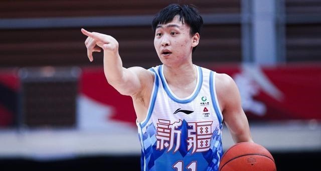 恭喜！中国男篮希望之星签下大合同，留守老东家，下一站是NBA(2)