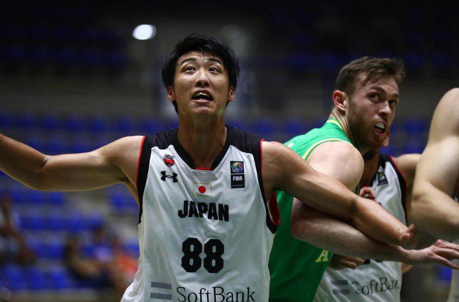 日本男篮名将，生于中国体育世家，本可加入辽宁男篮，如今成对手(6)