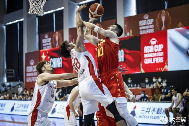 真相大白！亚预赛中国男篮小胜日本原因揭晓，球迷：我们是二队(1)
