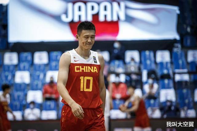 真相大白！亚预赛中国男篮小胜日本原因揭晓，球迷：我们是二队(4)