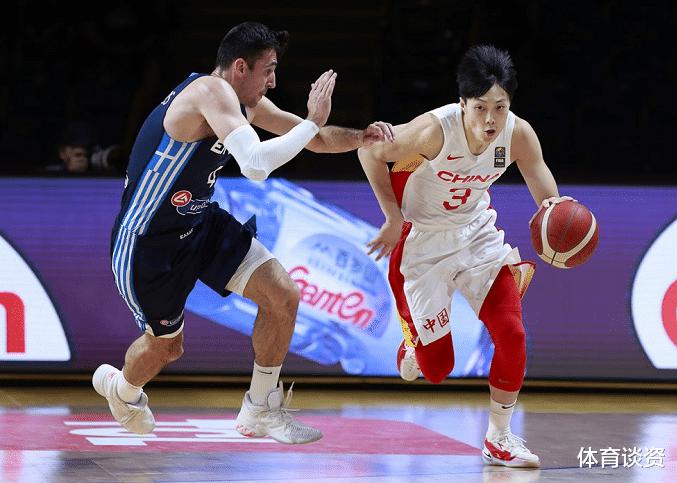 25分完败！中国男篮正式无缘奥运，37年纪录终结，胡明轩16+5持续爆发(5)