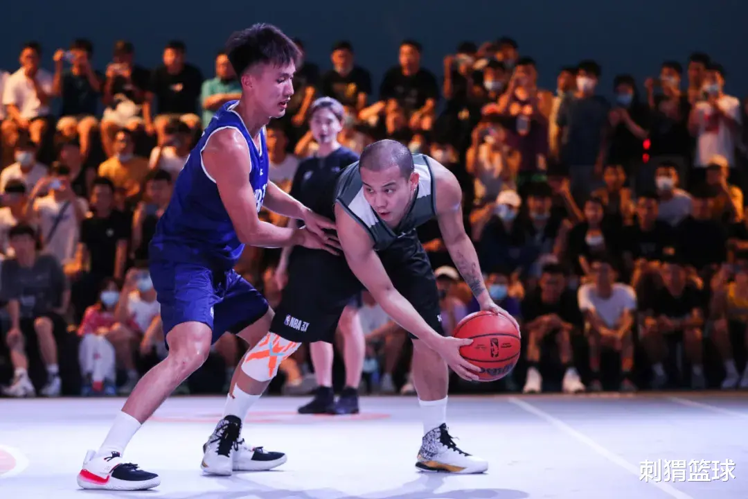 防到曹芳只得2分！这名1米83的广东本土职业球员，太会抢篮板了！ ​(4)