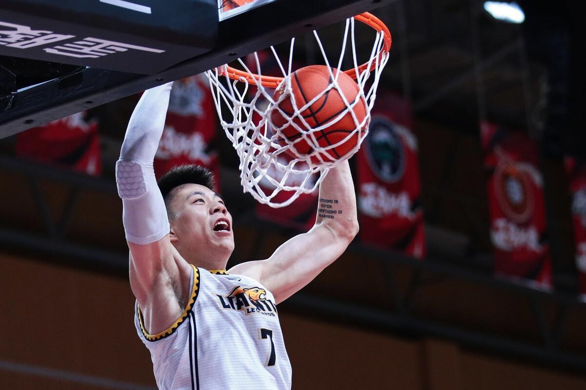 张镇麟的篮球天赋到底有多高？他会是中国男篮未来的扛旗人吗？(1)