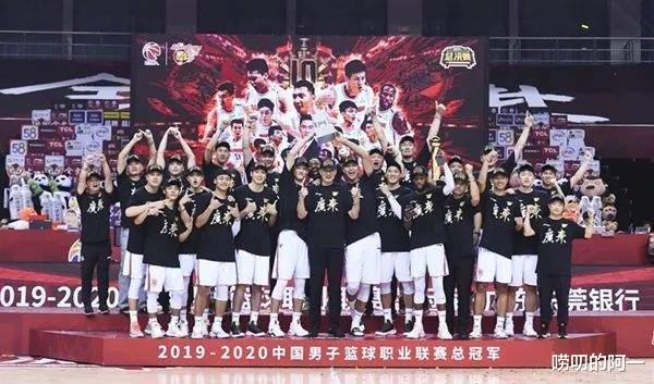 CBA豪门养成记！回顾广东队史11个夺冠瞬间，期待每次都有下一次(11)