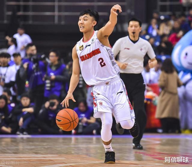 广东中锋迎来好消息，篮板球被广泛认可，外加得分手能助广东夺冠(2)