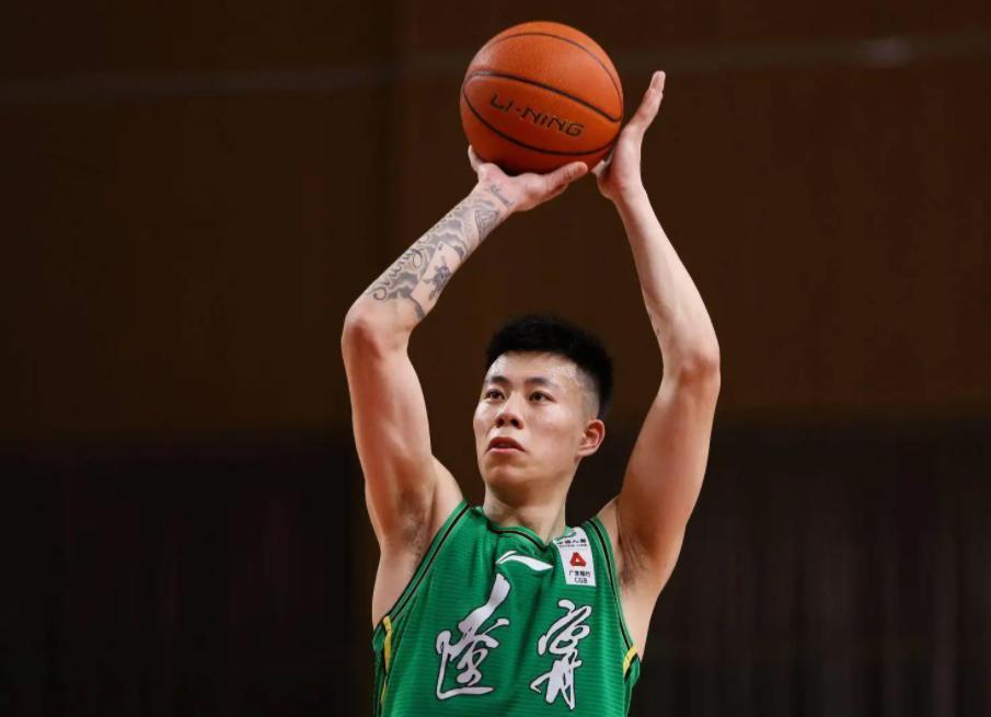 张镇麟如果在广东男篮打球的话，或许早已经一飞冲天，你觉得呢？(2)