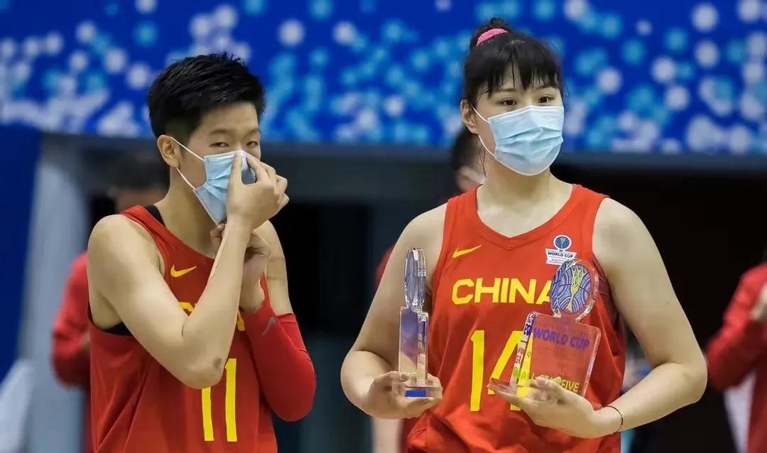 3名球员同时向中国篮协提出申请，姚明无奈摇头(2)