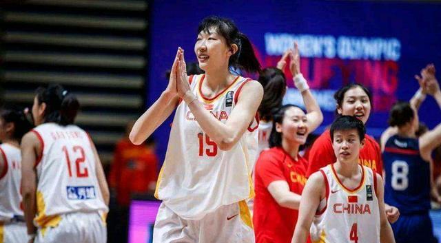 争气！中国女篮高塔攻陷WNBA，首秀9分钟狂砍10分，洋教头大加赞赏(4)
