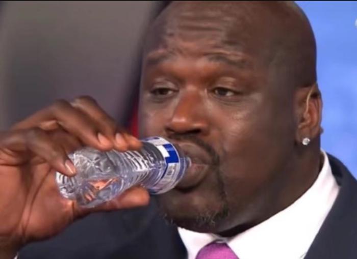 NBA球星5大喝水境界，奥尼尔像喝口服液，网友：姚明认真的吗？(1)