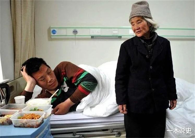 黄成义：姚明前队友，因伤病缺钱治疗瘫痪在床，靠年迈母亲拾荒生活(9)
