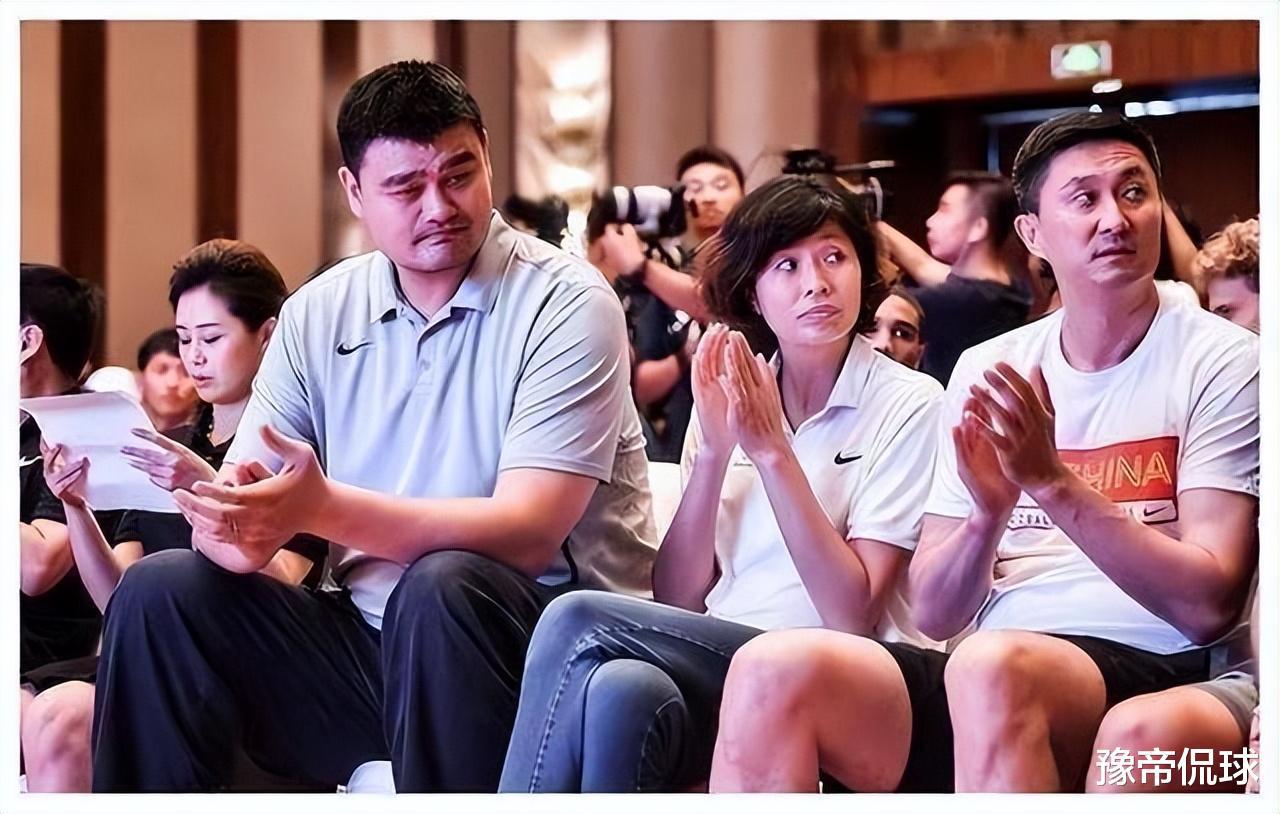 中国女篮闪耀世界杯，42岁姚明功不可没，胖到400斤叶莉有苦难言(9)