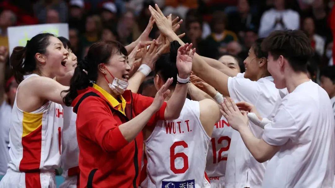 女篮世界杯银牌：中国女篮又回来了！(5)