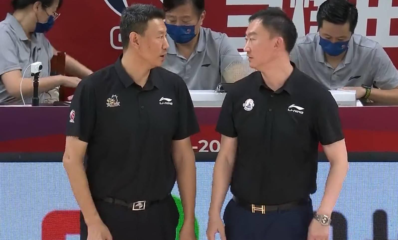 不愧是前中国男篮主教练，李楠让江苏脱胎换骨，胜青岛排名进前四(1)