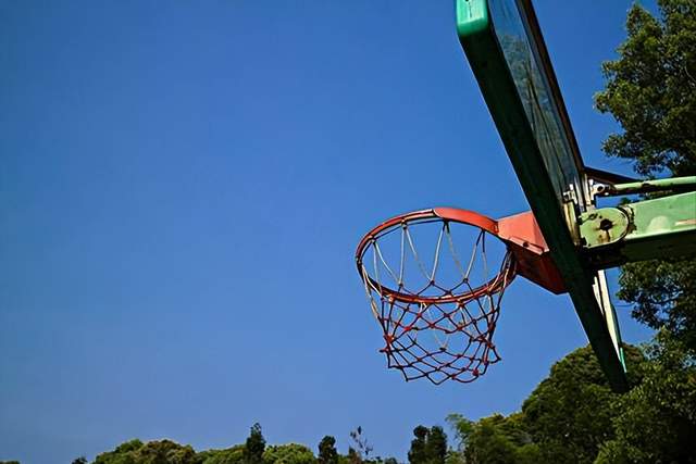 篮球知识：标准篮筐的尺寸是多少？(1)