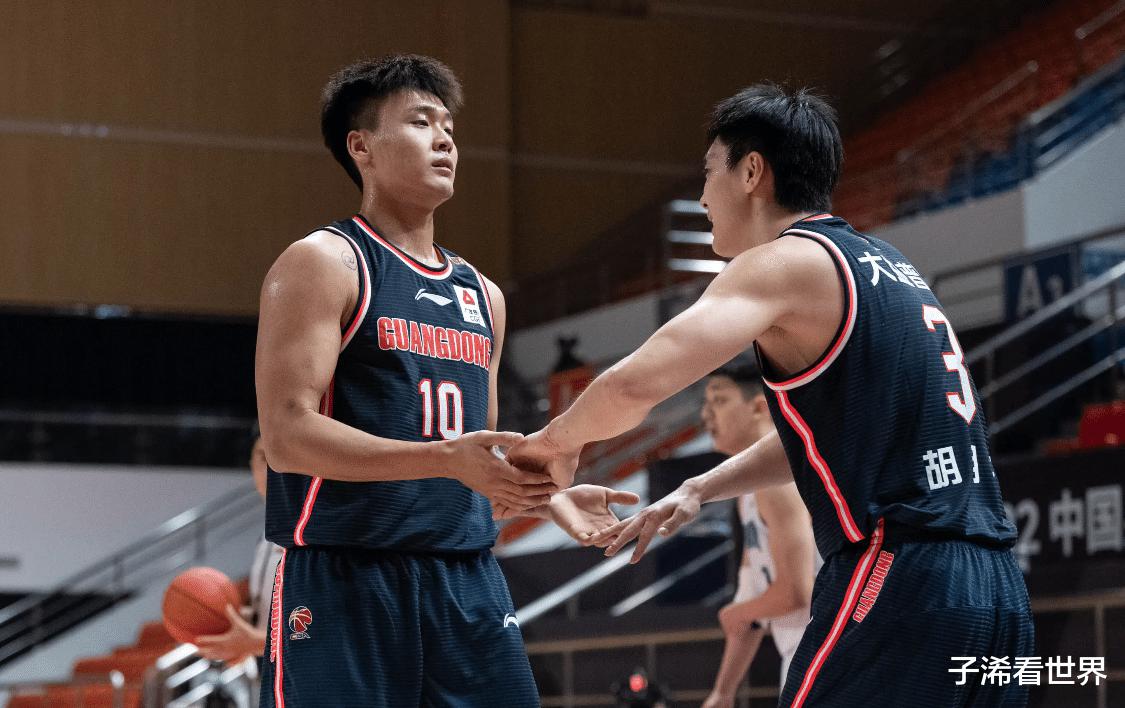 暖心！中国篮球传来最新消息：广东队做出难得决定，球迷齐声点赞(4)
