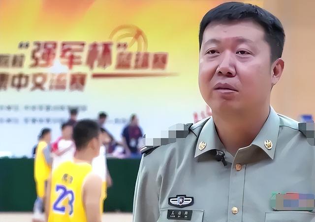 中国男篮第一中锋之争！论打球天赋，王治郅和姚明谁更强？(37)