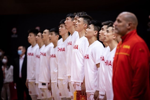 中国男篮小胜哈萨克斯坦，三分球仅命中6球，三后卫如期而至，真香！(1)