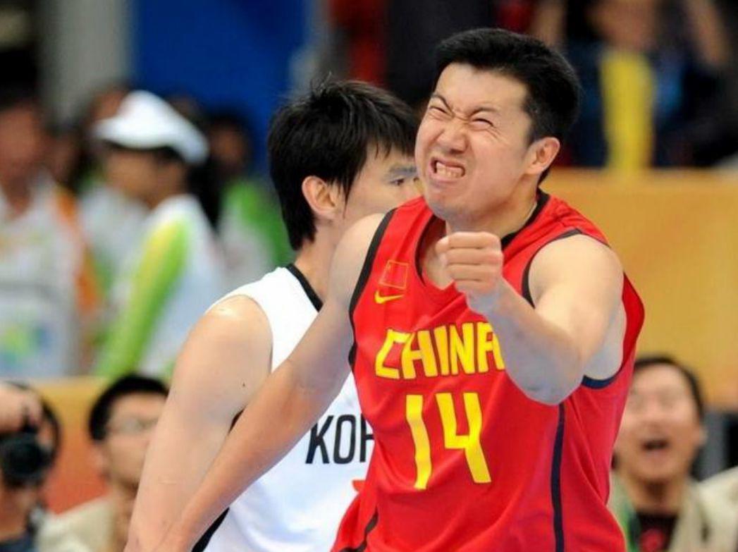 王治郅：中国进NBA第一人，再婚小13岁娇妻，儿子是篮坛小巨人(11)