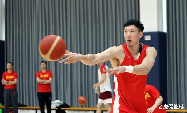 中国男篮2场热身赛安排出炉，周琦率领年轻人出击，看能否2战全胜(2)