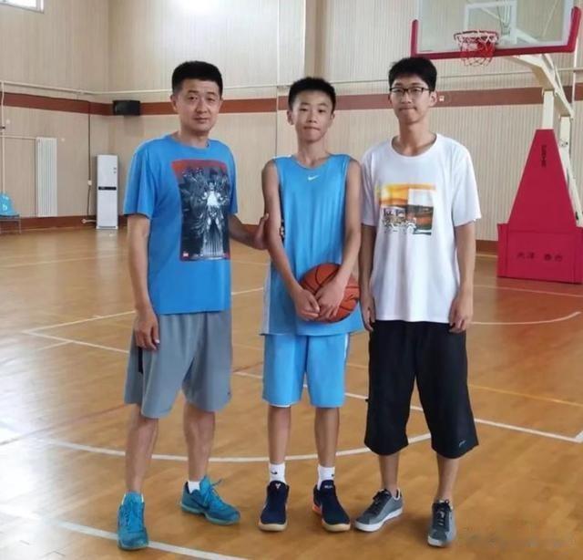 变强之路：三位年轻小将值得培养，山东高速男篮不缺天赋年轻球员(3)