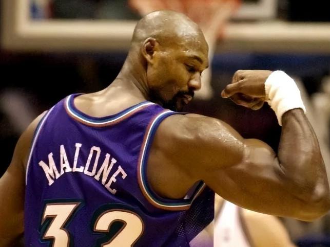 NBA最强麒麟臂阵容，奥尼尔手臂像充气 詹姆斯球衣穿成紧身衣(3)