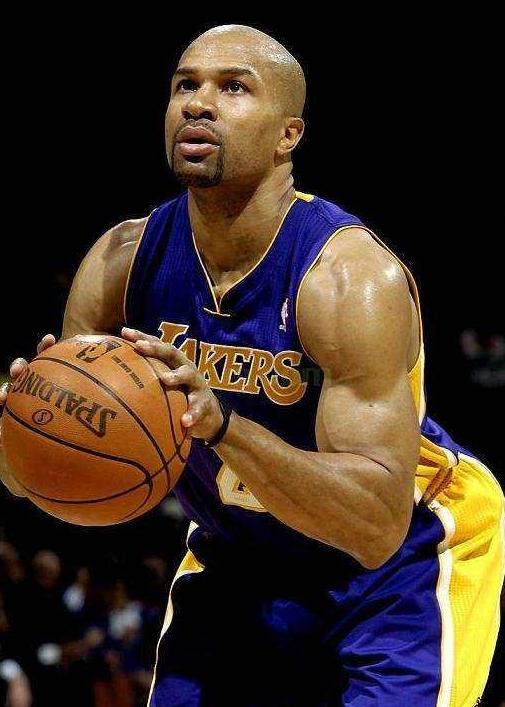 NBA最强麒麟臂阵容，奥尼尔手臂像充气 詹姆斯球衣穿成紧身衣(5)
