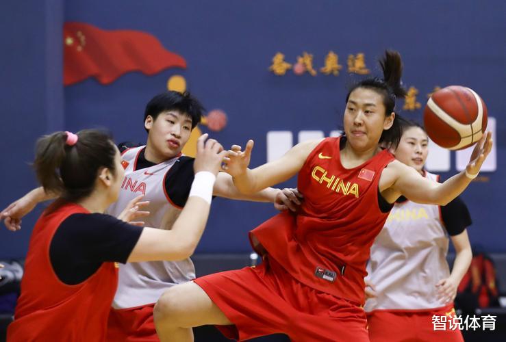 中国女篮亚洲杯主力浮现：12人基本确定10人，4悍将竞争最后2席(4)