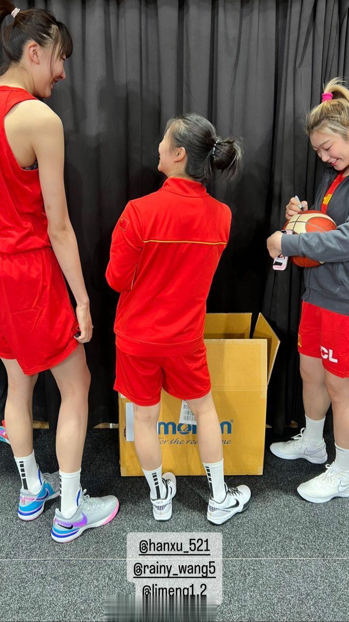 中国女篮亚洲杯名单官宣了，和探长昨天发的一样，这次国家队氛围依然不错的，姑娘们明(3)