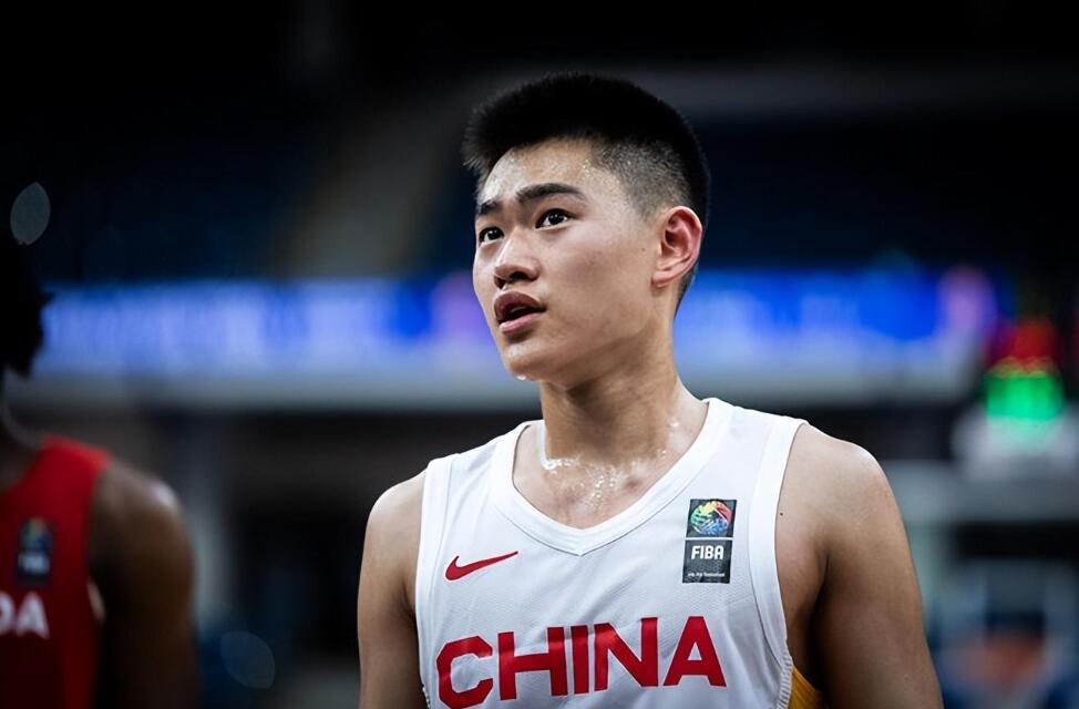 

中国男篮U19，失误多还真和臂展有关系

臂展越长，接球范围越大。接球范围就(1)